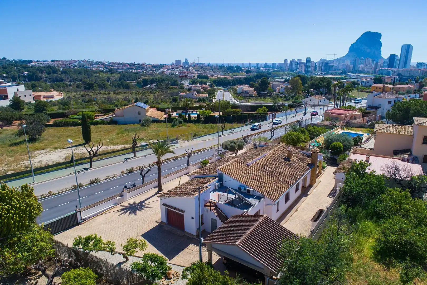 Vista exterior de Casa o xalet en venda en Calpe / Calp amb Aire condicionat, Jardí privat i Traster