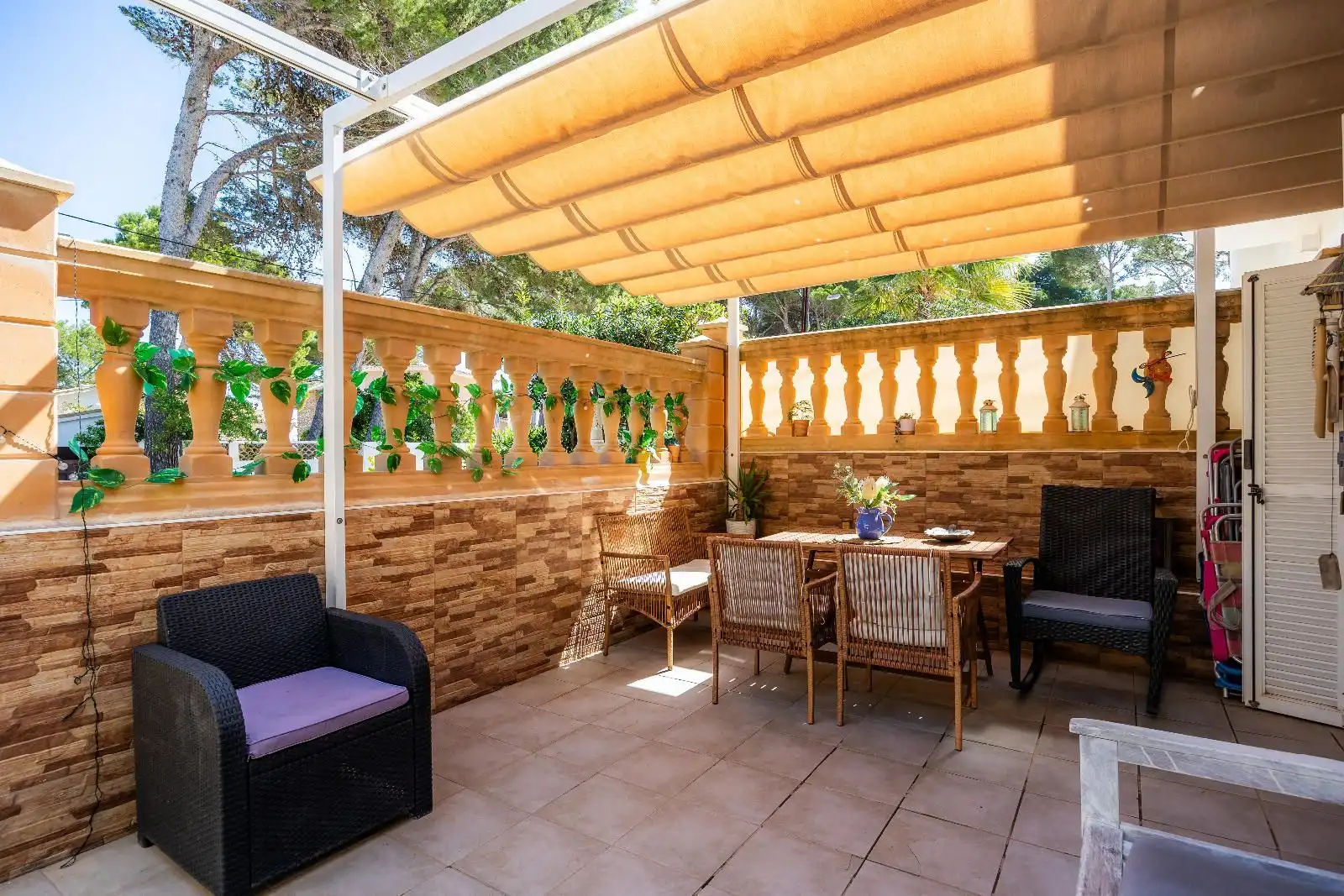 Terrasse von Einfamilien-Reihenhaus zum Verkauf in Capdepera mit Klimaanlage, Terrasse und Schwimmbad