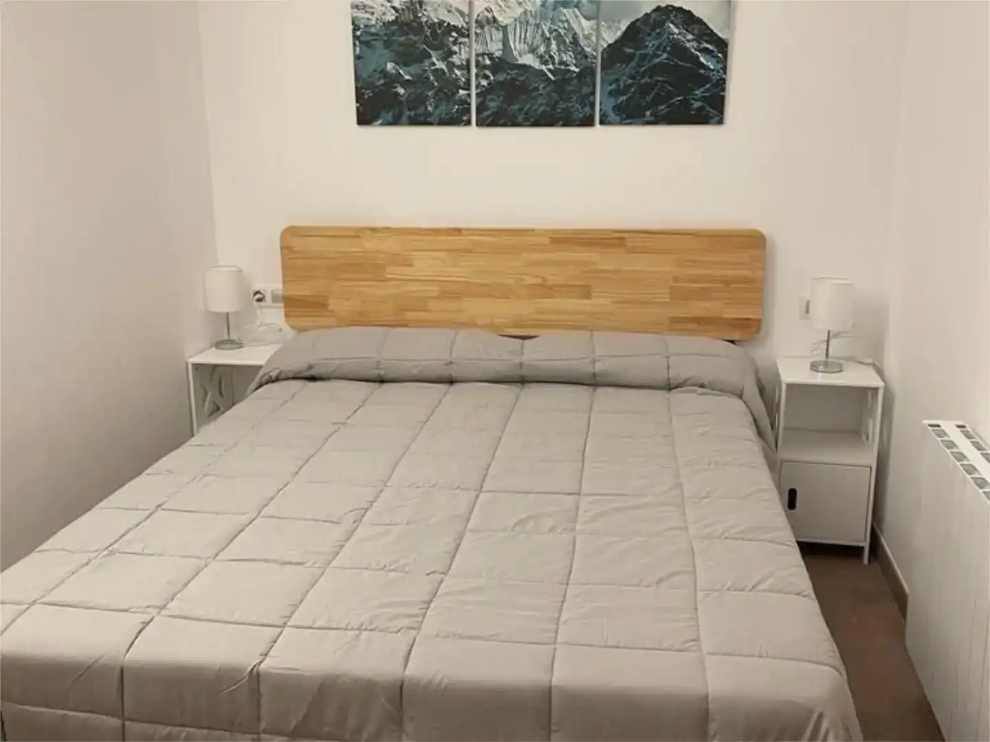 Habitación de Apartamento en venta en Benasque con Jardín privado, Piscina y Amueblado