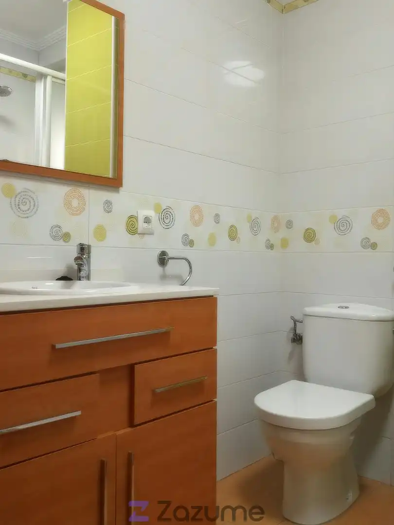 Badezimmer von Wohnung zur Miete in Sevilla mit Klimaanlage, Heizung und Möbliert