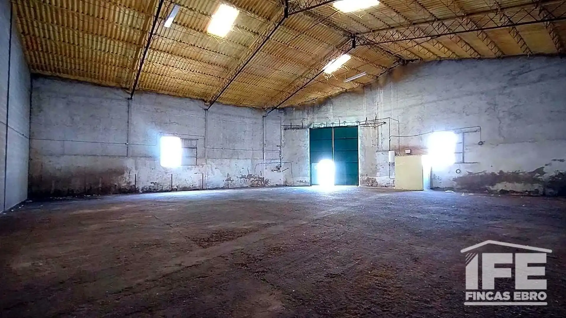 Vista exterior de Nave industrial de alquiler en Alagón