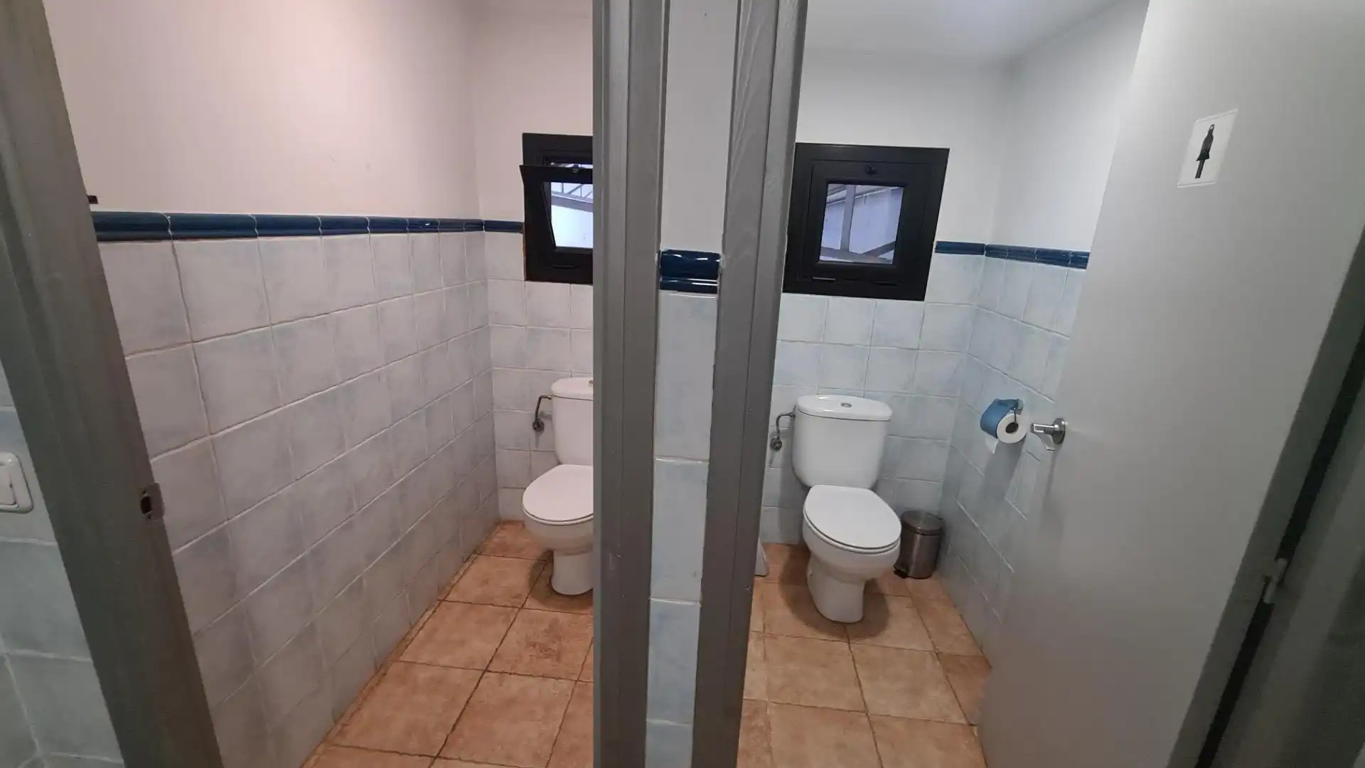 Badezimmer von Fabrikhallen zum Verkauf in Sant Celoni