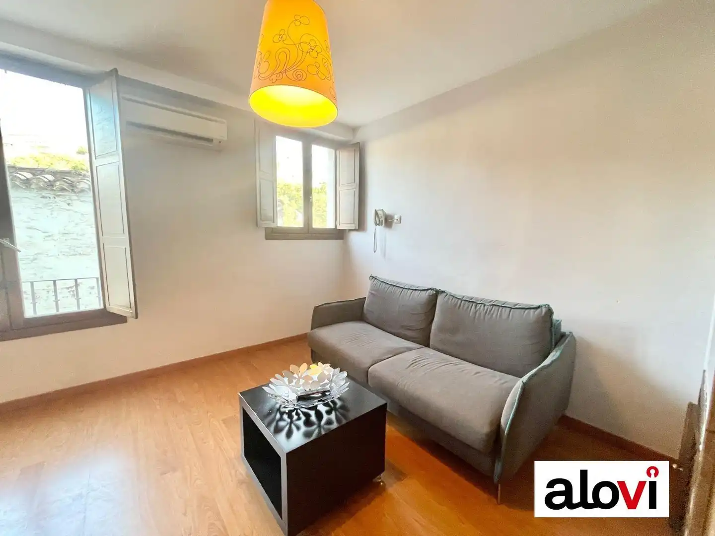 Living room of Apartments for rent in Granada  with Air Conditioner and Furnished