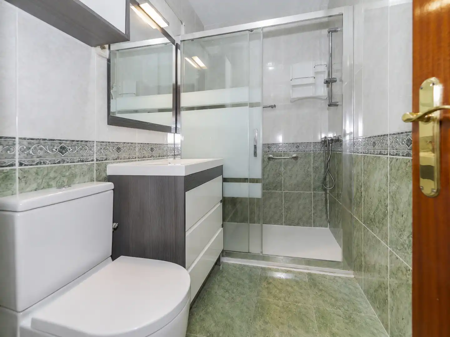 Baño de Piso en venta en Madrid con Aire acondicionado, Calefacción y Terraza