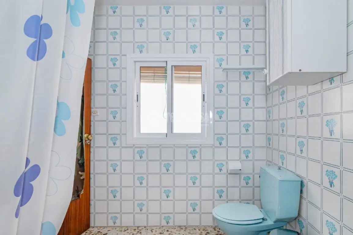 Baño de Casa adosada en venta en Lucena con Aire acondicionado y Amueblado