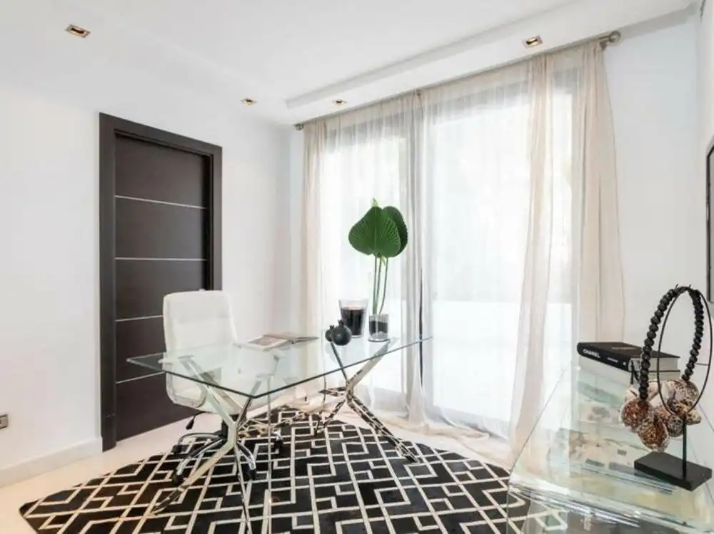 Bedroom of Houses for rent in Marbella  with Air Conditioner, Private garden and Terrace
