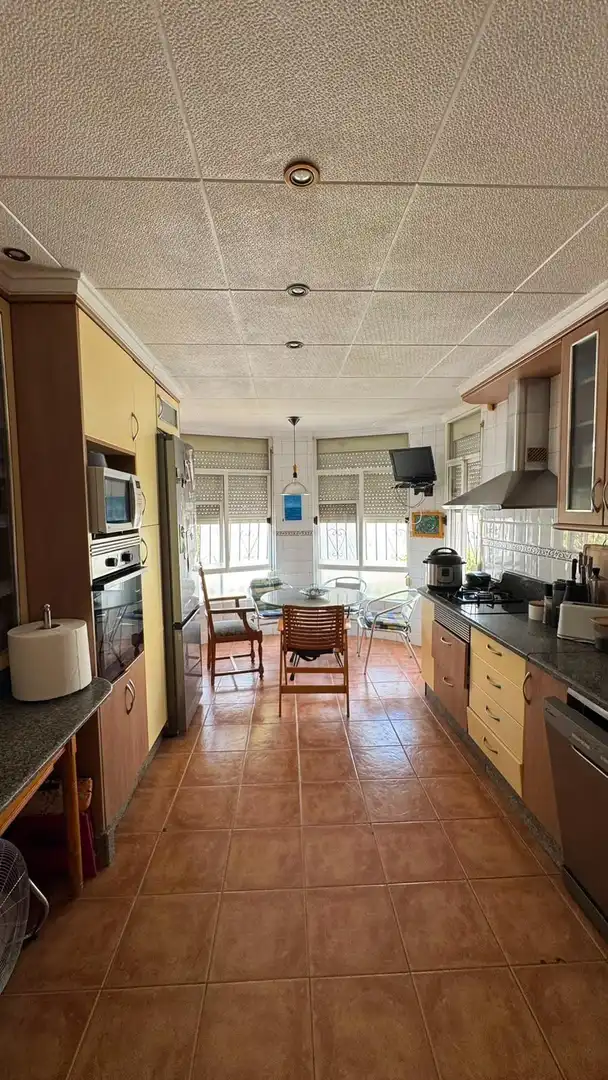 Cuina de Casa adosada en venda en Torrevieja amb Aire condicionat, Calefacció i Terrassa