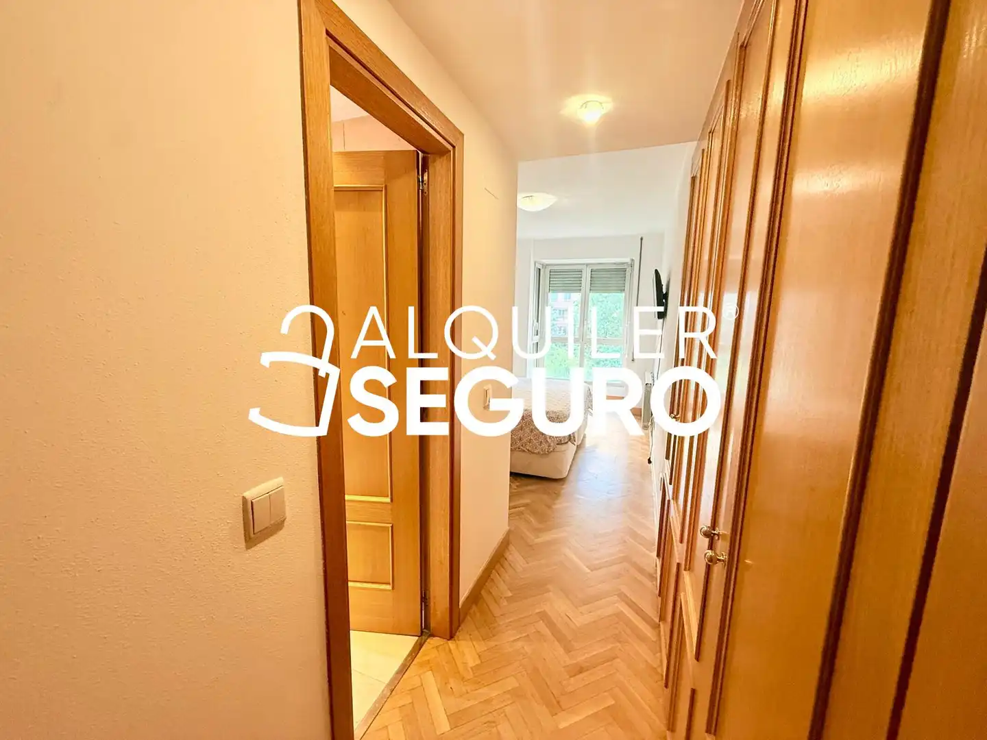 Flat for rent in Madrid  with Air Conditioner and Heating