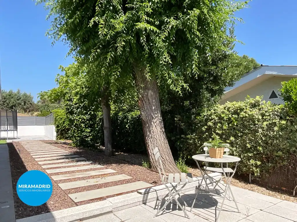 Vista exterior de Casa o chalet en venta en Paracuellos de Jarama con Aire acondicionado