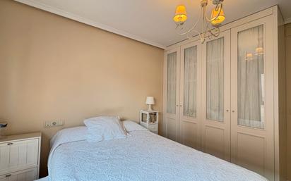 Bedroom of Apartment for sale in Arnedo  with Air Conditioner, Heating and Parquet flooring
