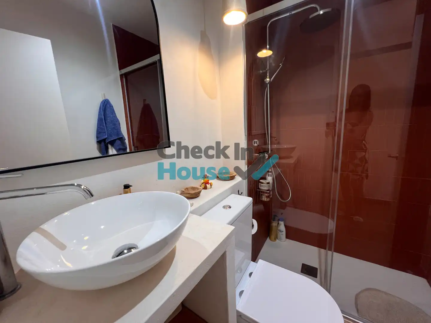 Bany de Apartament de lloguer en Sant Feliu de Guíxols amb Moblat, Forn i Rentadora