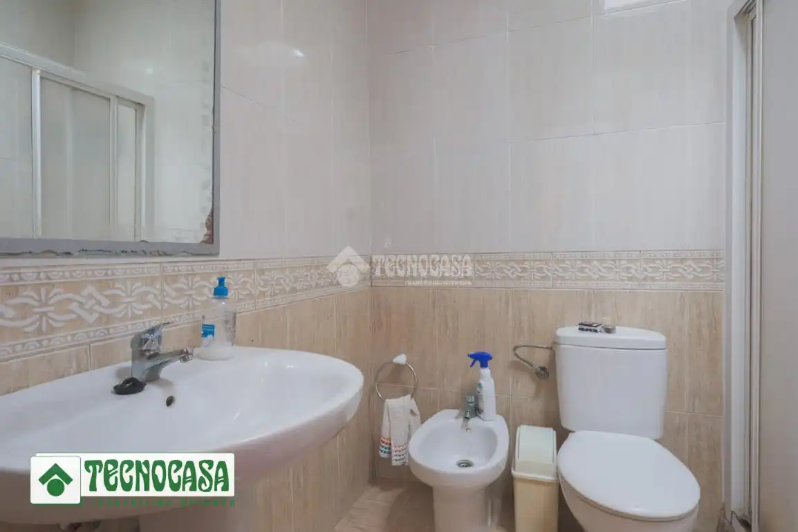 Badezimmer von Einfamilien-Reihenhaus zum Verkauf in Adra mit Terrasse