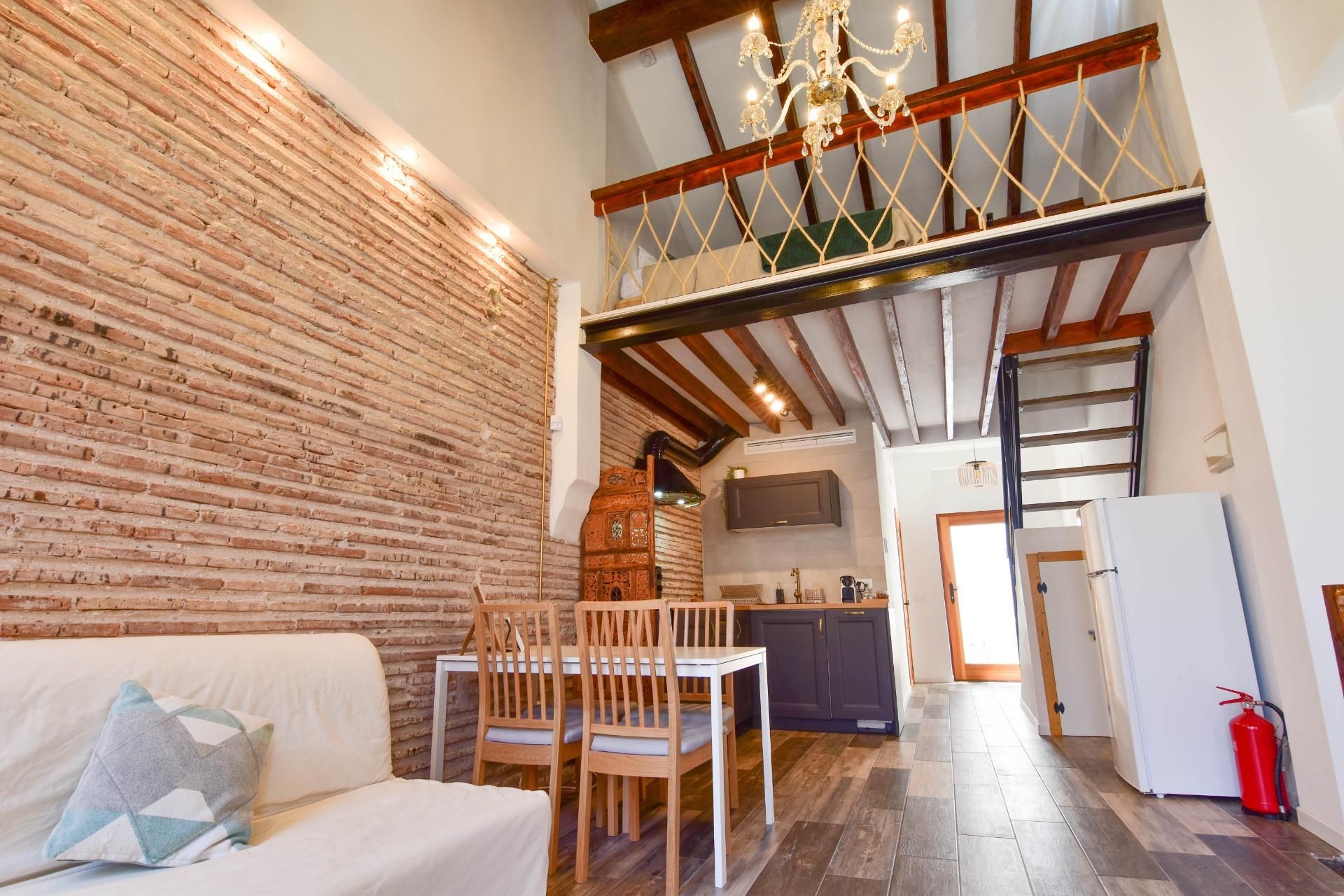 House or chalet for sale in  Valencia Capital  with Air Conditioner and Terrace