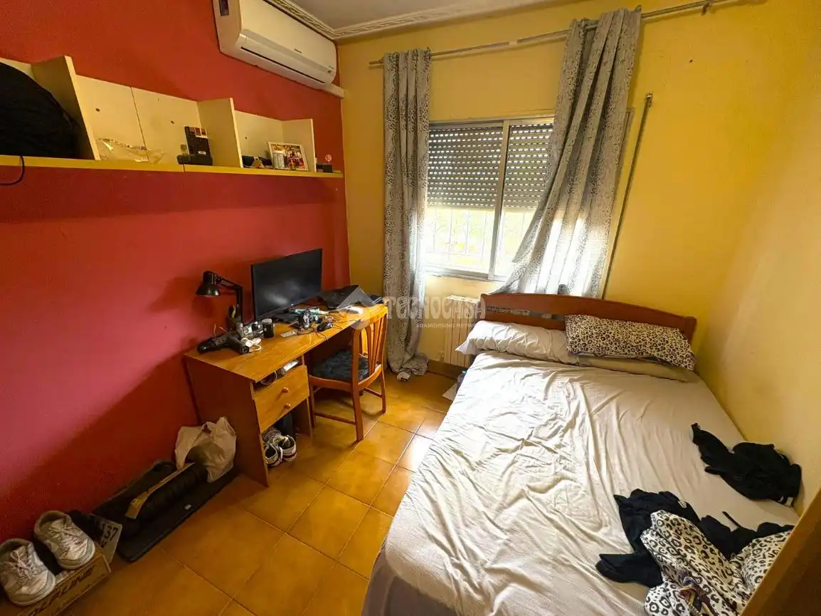 Dormitori de Casa o xalet en venda en Zaragoza amb Aire condicionat, Calefacció i Terrassa