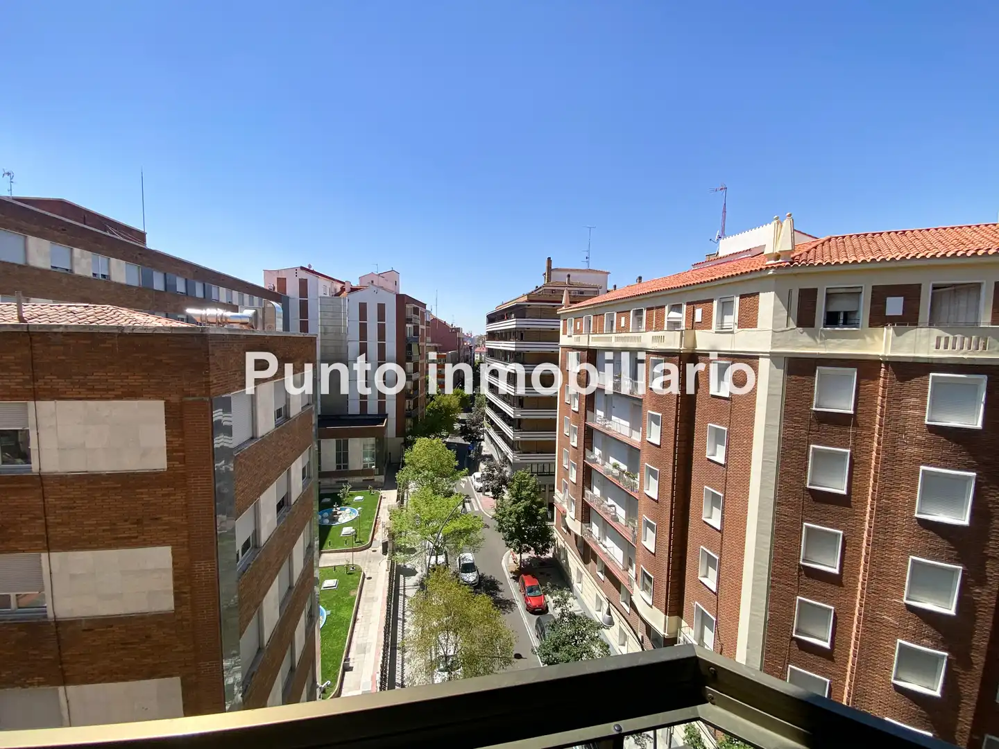 Vista exterior de Pis en venda en Valladolid amb Calefacció, Parquet i Terrassa