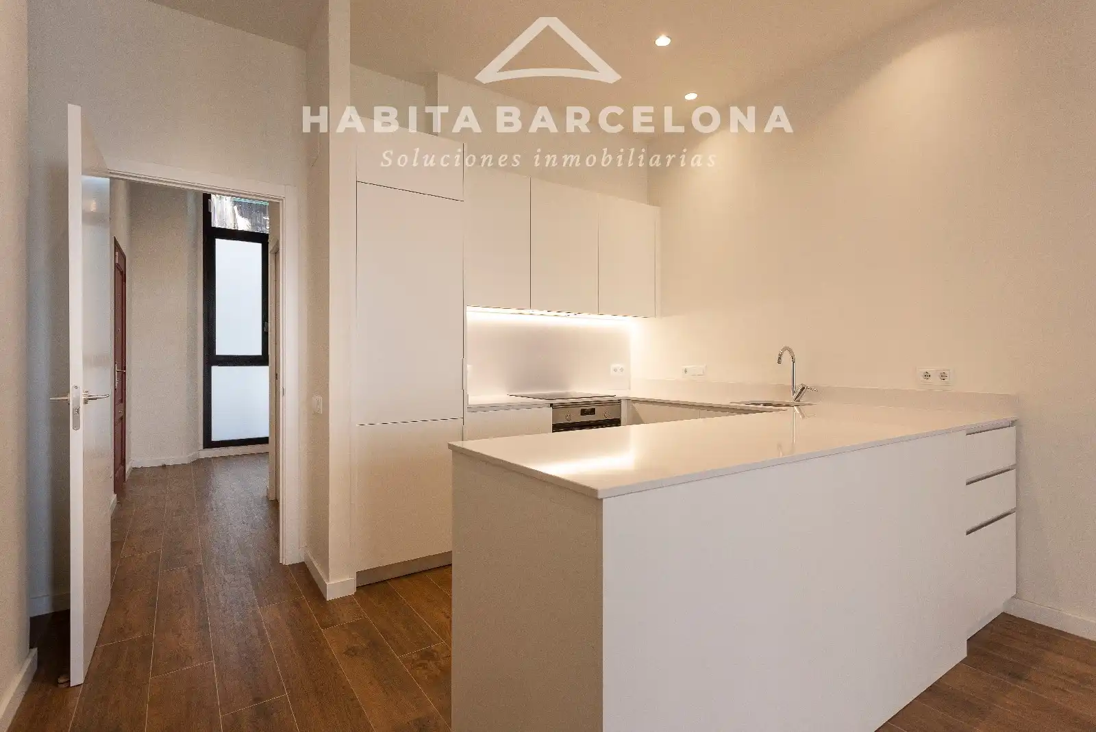 Cocina de Dúplex en venta en Barcelona con Aire acondicionado, Calefacción y Jardín privado