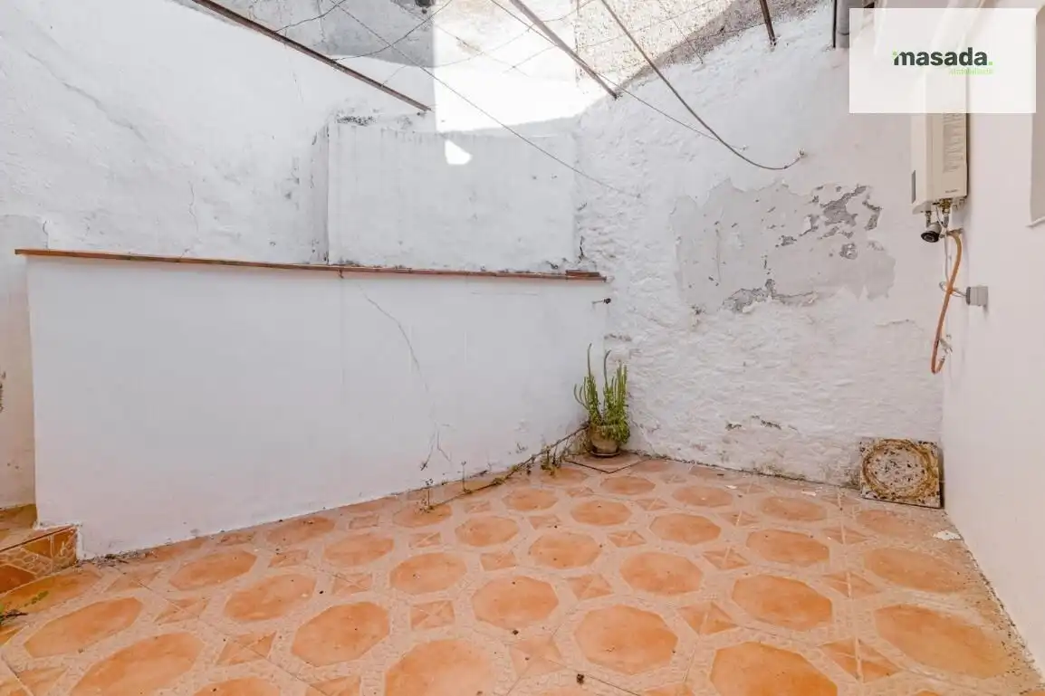 Casa adosada en venta en Montefrío