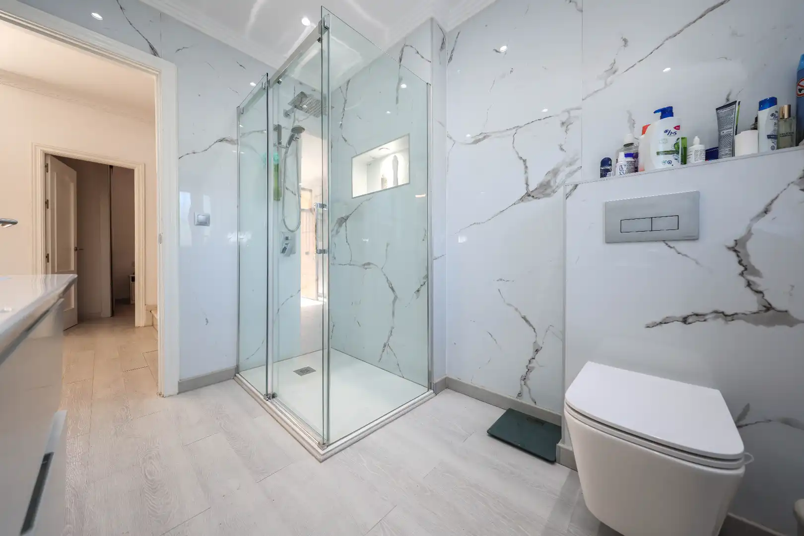 Bathroom of Houses for sale in Coín  with Private garden and Swimming Pool