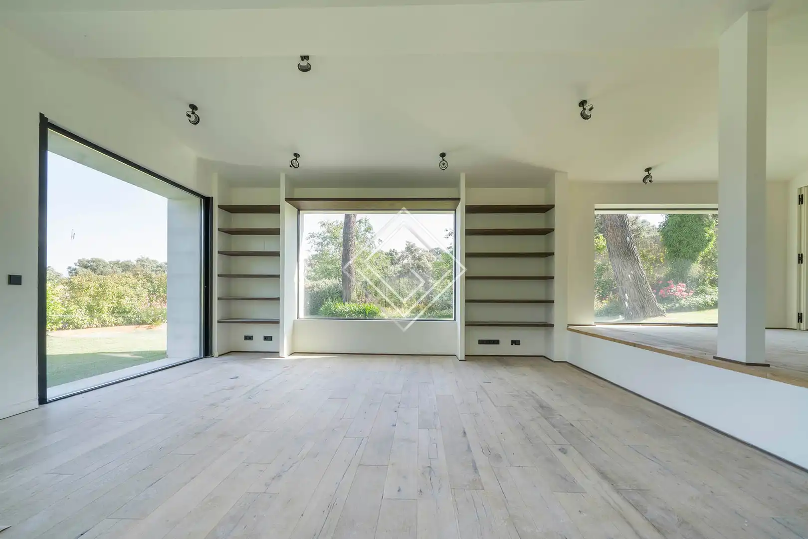 7 hab, 486m² en Fuentelarreina, Fuencarral - El Pardo, Madrid - Image 3
