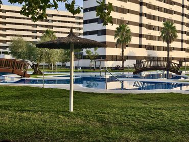 Pis amb piscina en venda a Via Hercúlea