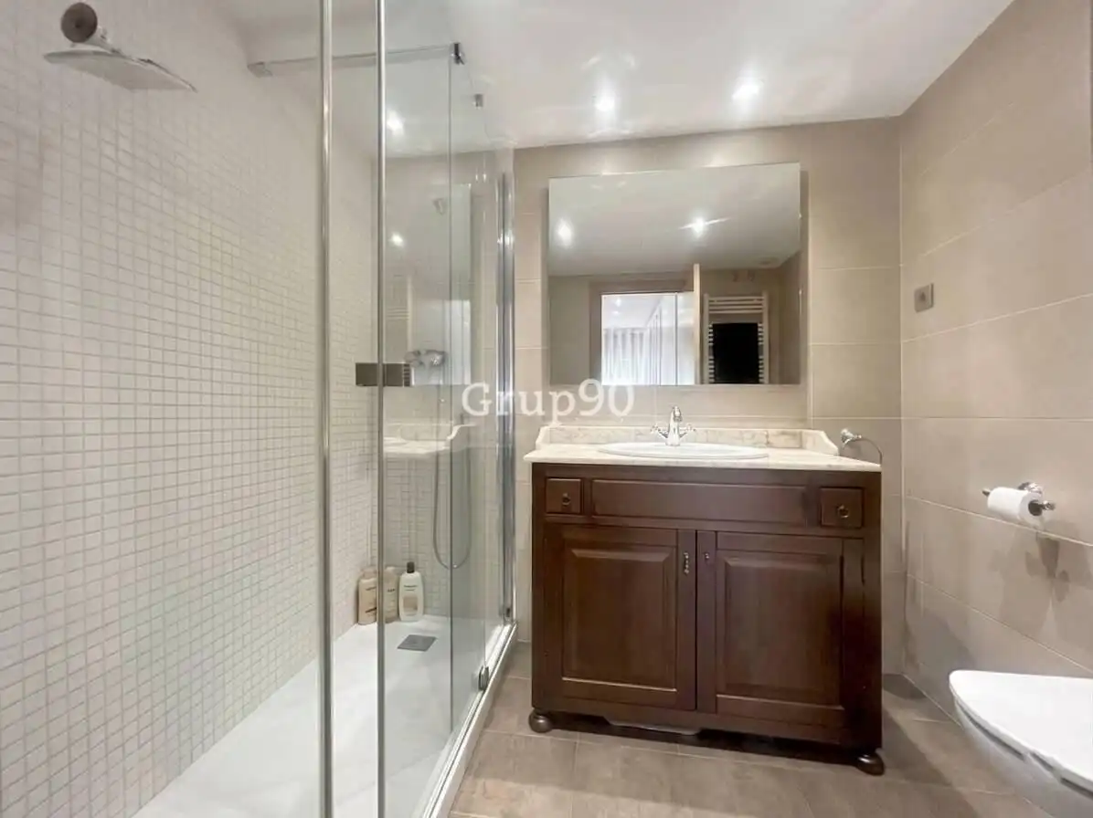 Baño de Casa adosada en venta en Lleida con Aire acondicionado, Calefacción y Jardín privado