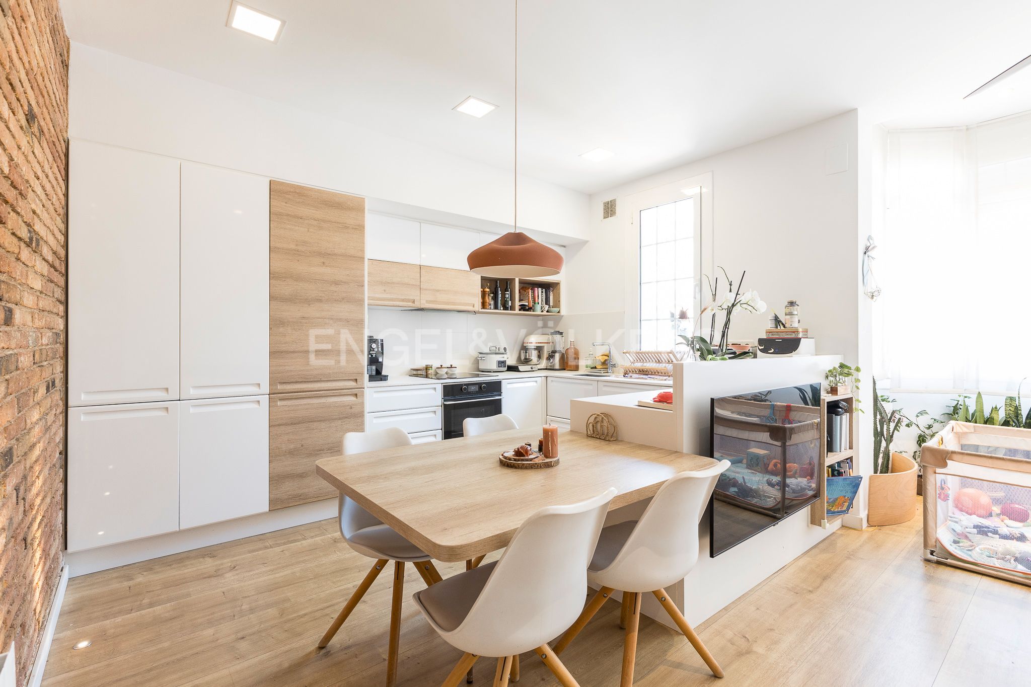 Kitchen of Apartment for sale in  Barcelona Capital  with Air Conditioner, Heating and Parquet flooring