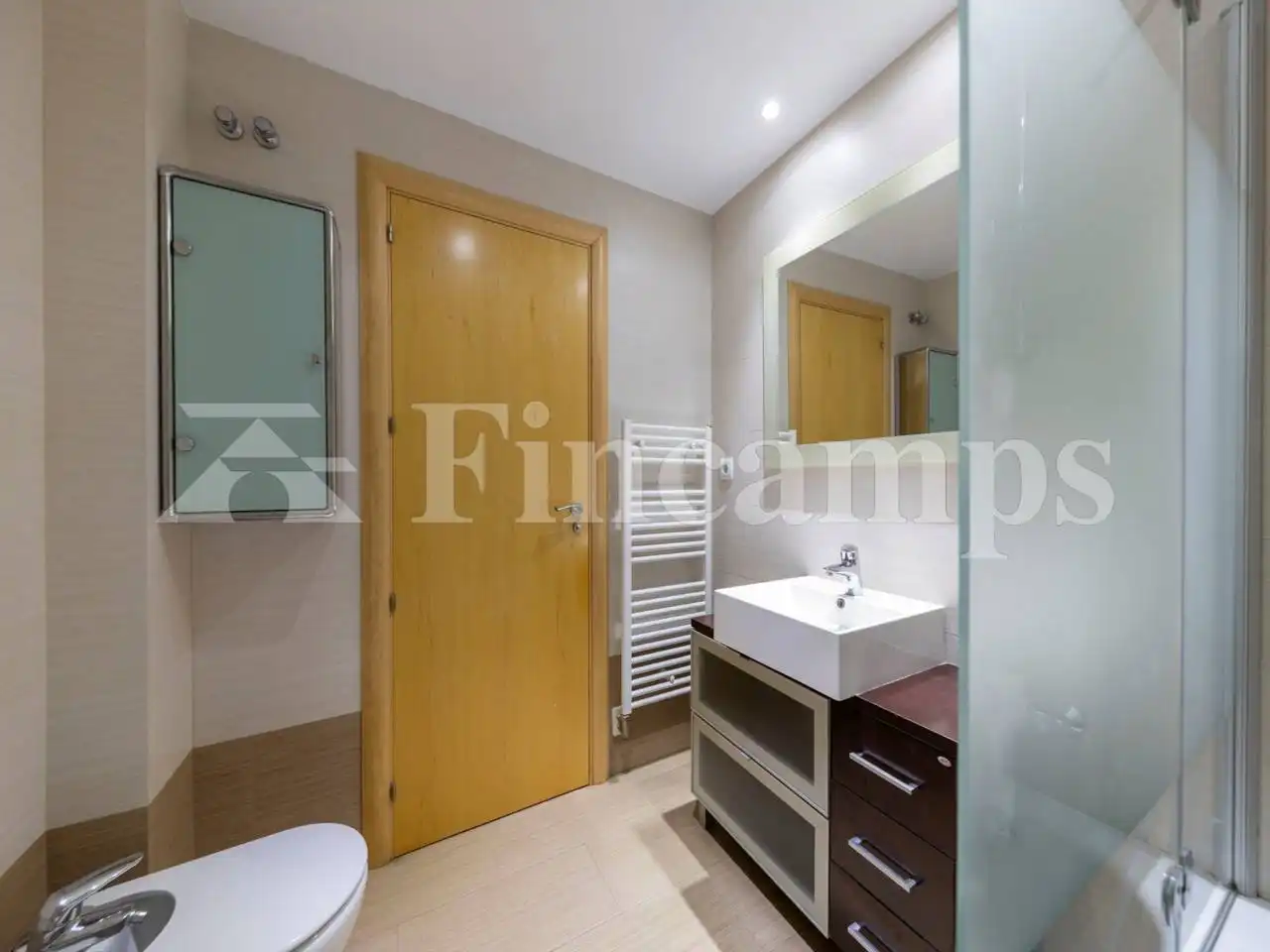 Badezimmer von Wohnung zum Verkauf in Sabadell mit Parkett, Abstellraum und Alarm