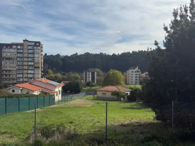 Residencial en venda en Castrillón