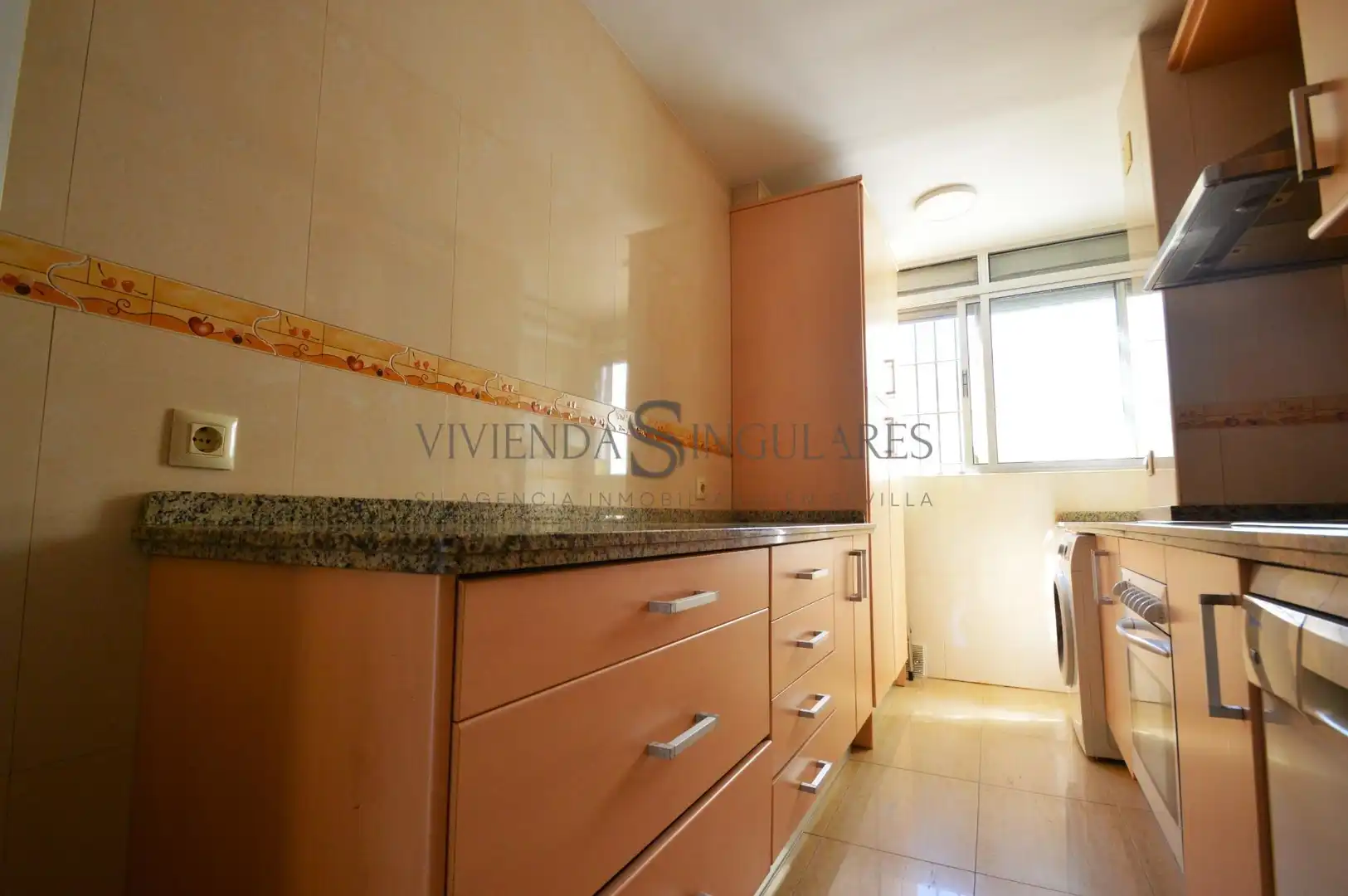 Kitchen of Flat for sale in Sevilla  with Air Conditioner, Private garden and Terrace