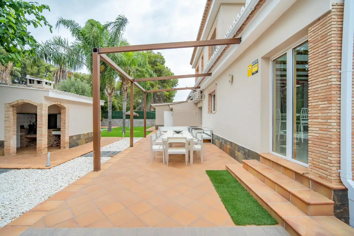 Terrasse von Haus oder Chalet zum Verkauf in Bétera mit Klimaanlage, Heizung und Privatgarten