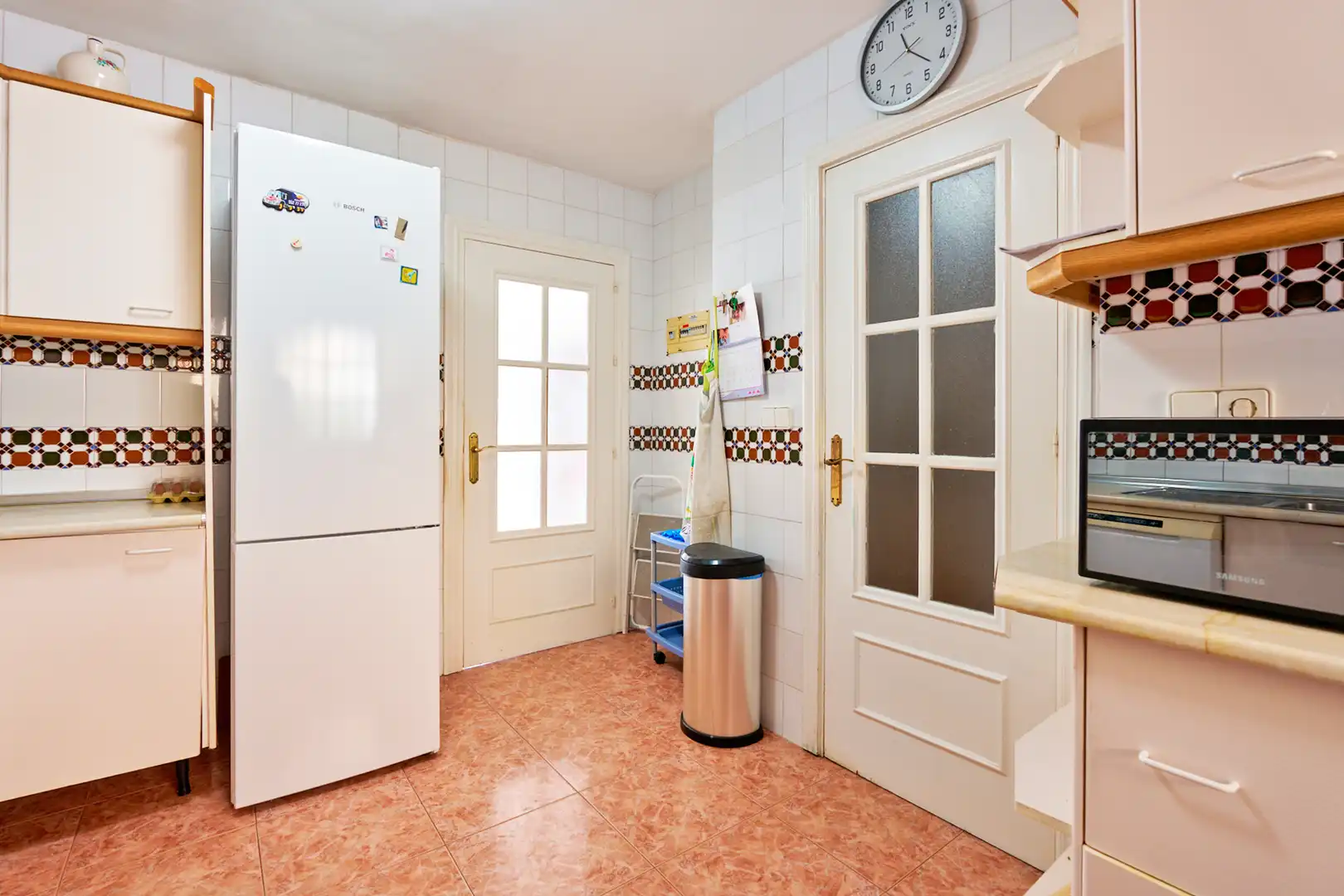 Küche von Einfamilien-Reihenhaus zum Verkauf in Marbella mit Klimaanlage, Heizung und Terrasse