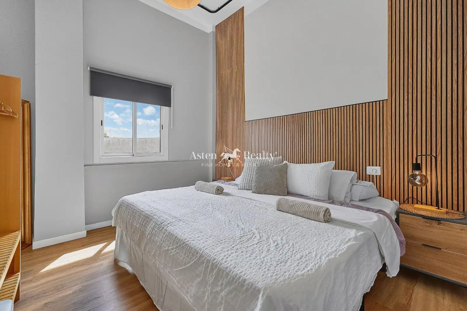 Bedroom of Apartments for sale in Alcalá