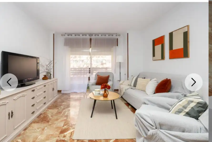 Living room of Flat for sale in Granada  with Air Conditioner and Terrace