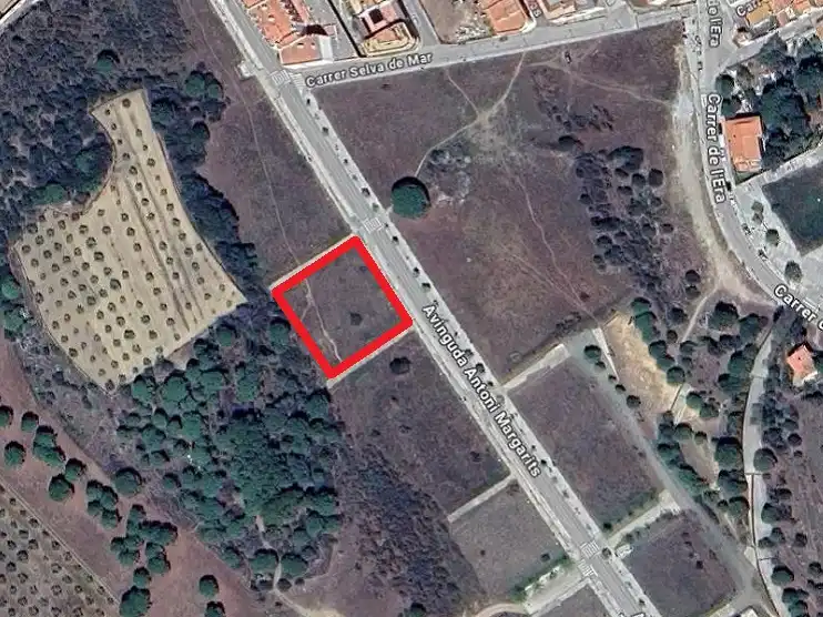 Residential land for sale in Carrer les Esplanes 43P