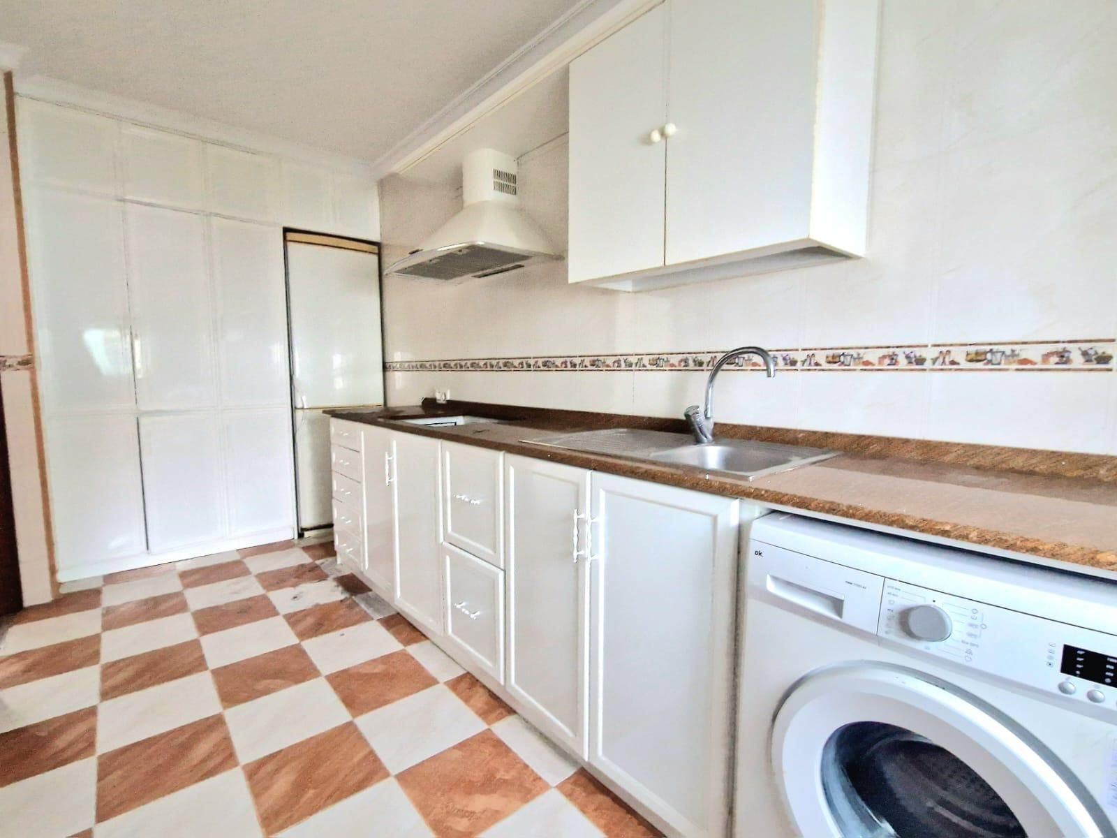Kitchen of Flat for sale in Rota