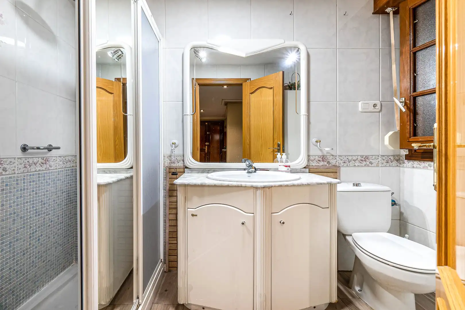 Badezimmer von Haus oder Chalet zum Verkauf in Maracena mit Klimaanlage, Heizung und Terrasse