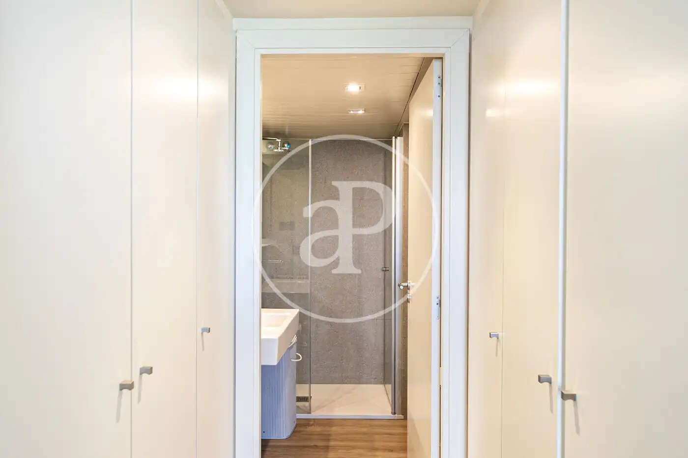 Badezimmer von Wohnung zum Verkauf in Barcelona mit Klimaanlage, Heizung und Terrasse