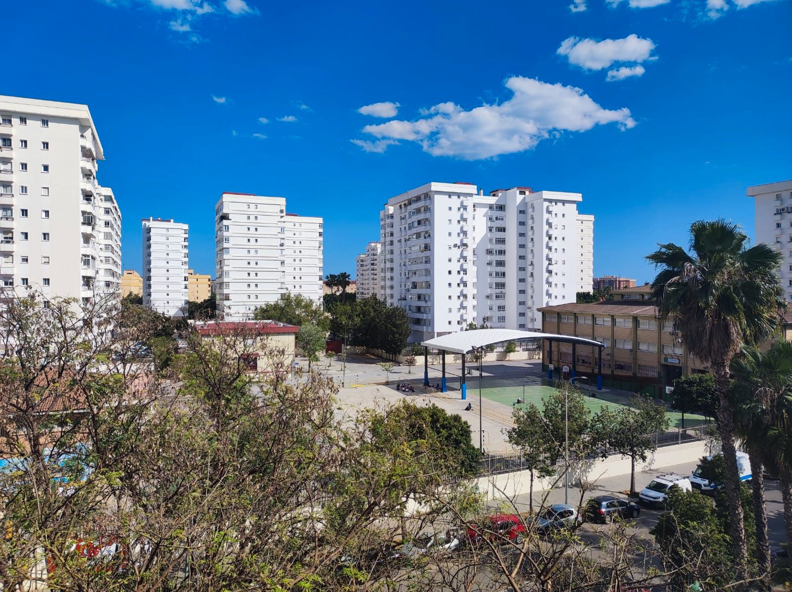 Wohnung zur Miete in Calle Lozoya, Los Guindos - Parque Mediterráneo - Santa Paula