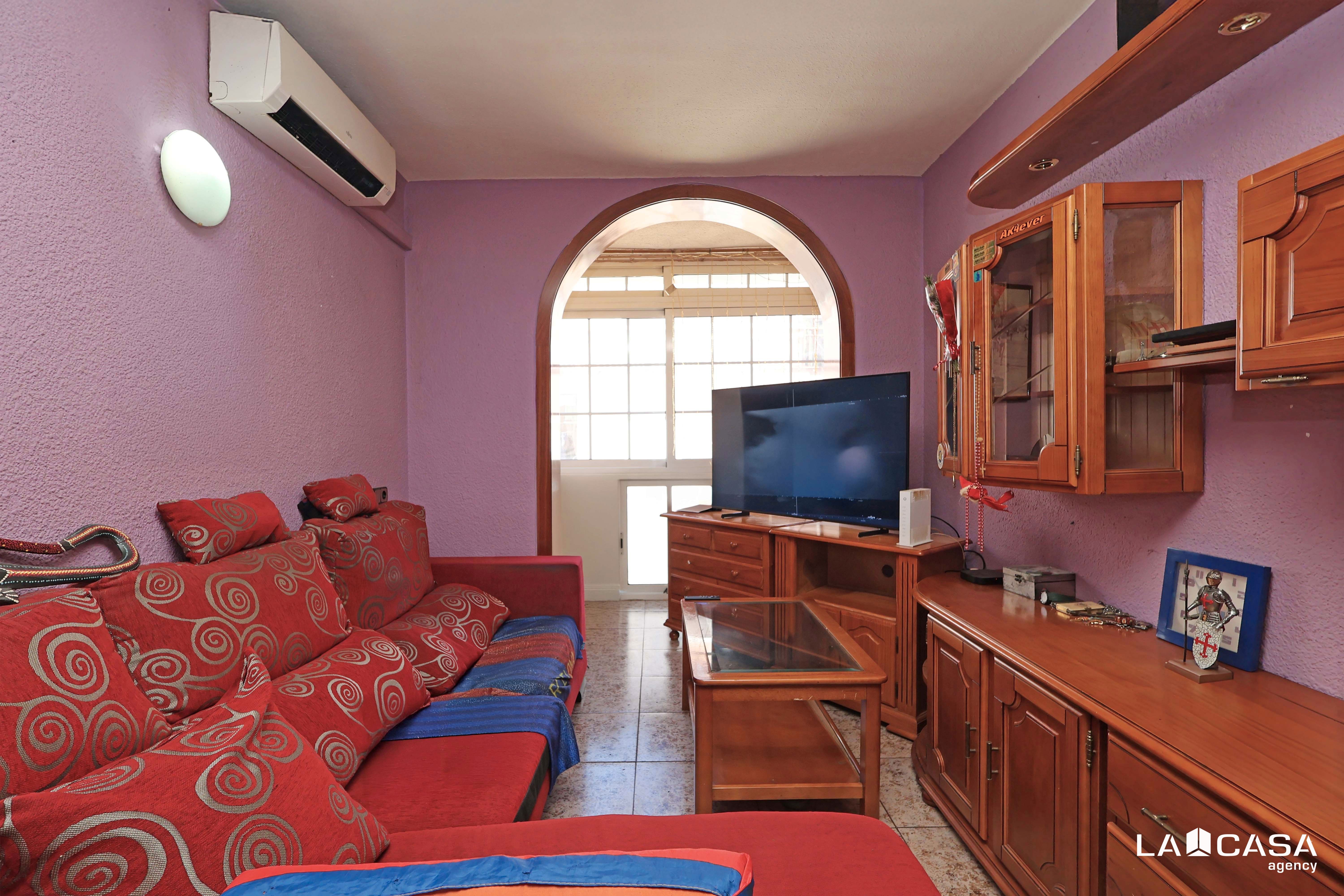 Living room of Flat for sale in L'Hospitalet de Llobregat  with Balcony