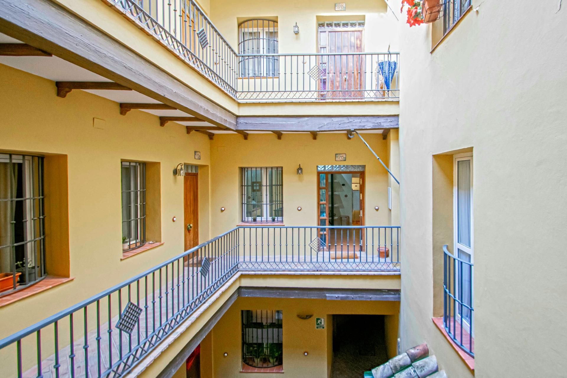 Vista exterior de Apartamento en venta en  Sevilla Capital con Aire acondicionado y Balcón