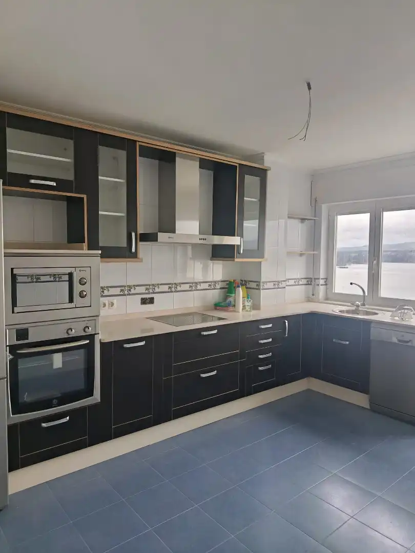 Küche von Wohnung zum Verkauf in Ribadeo mit Heizung, Ofen und Waschmaschine