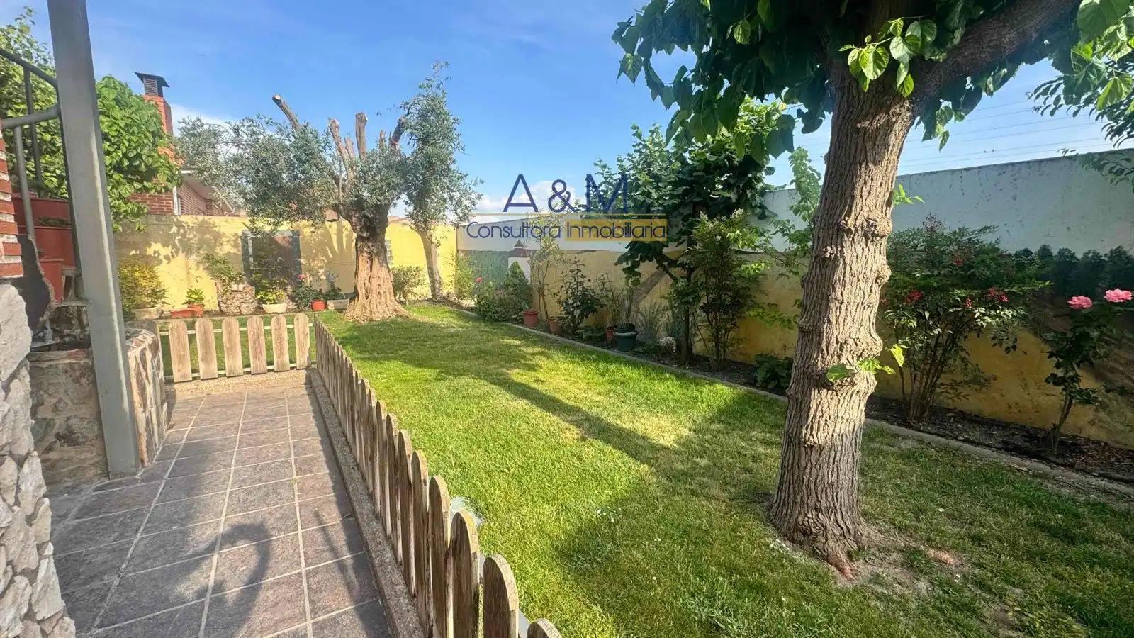 Garden of Houses for sale in Santovenia de Pisuerga  with Air Conditioner, Heating and Terrace