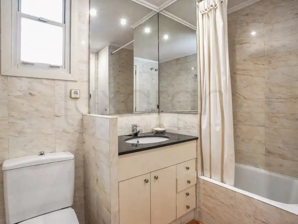 Bathroom of Attic for sale in Barcelona