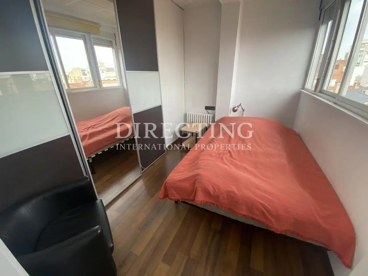 Schlafzimmer von Dachboden zur Miete in Madrid mit Klimaanlage, Heizung und Terrasse