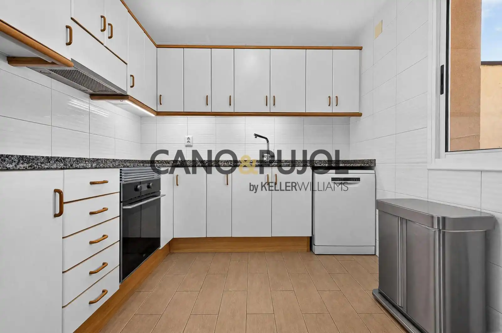 Cocina de Ático en venta en Rubí con Aire acondicionado, Calefacción y Jardín privado