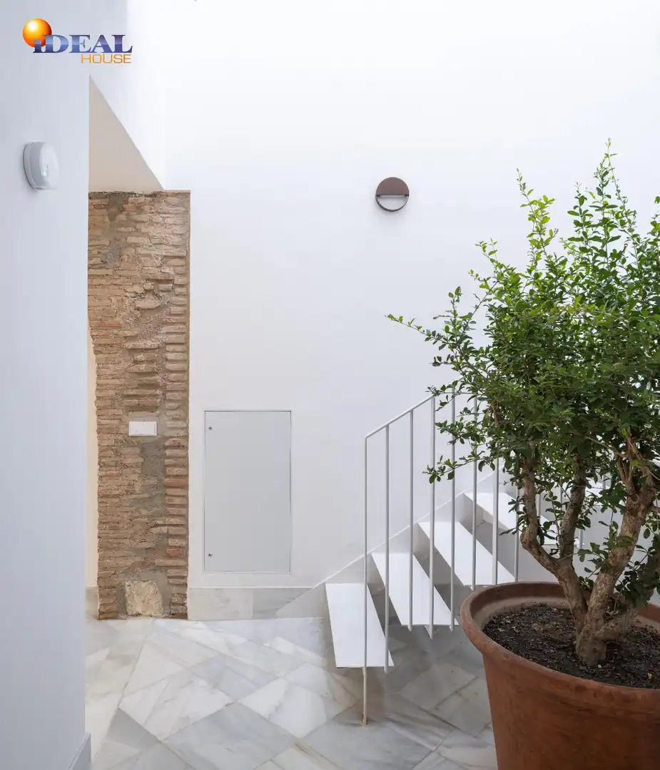 Flat for sale in Granada  with Air Conditioner