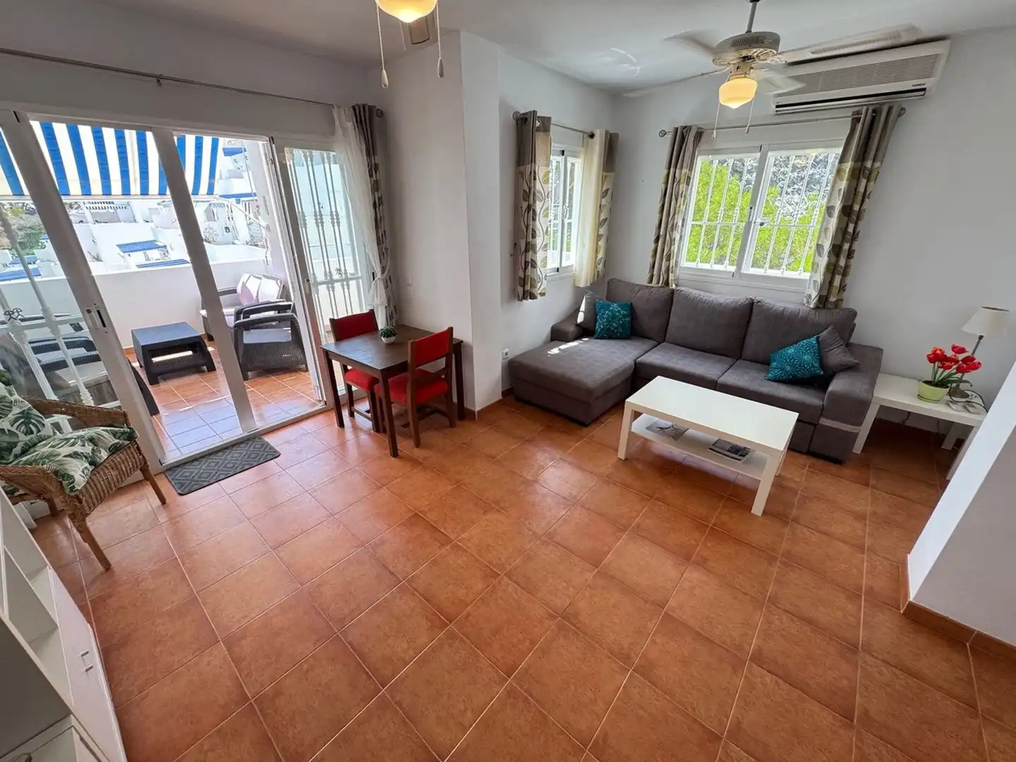 Appartamento con piscina in vendita a CALLE CLARA CAMPOAMOR S/N, imagen 12