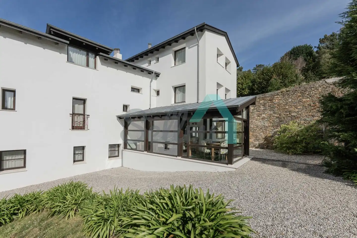 Vista exterior de Casa o xalet en venda en Valdés - Luarca amb Calefacció, Jardí privat i Terrassa