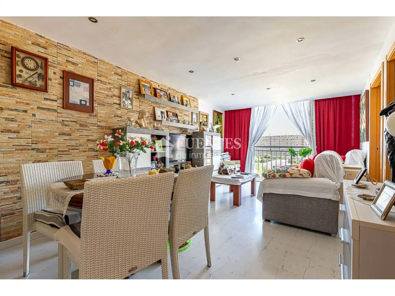 Exterior view of Flat for sale in Alicante / Alacant  with Furnished, Balcony and Alarm