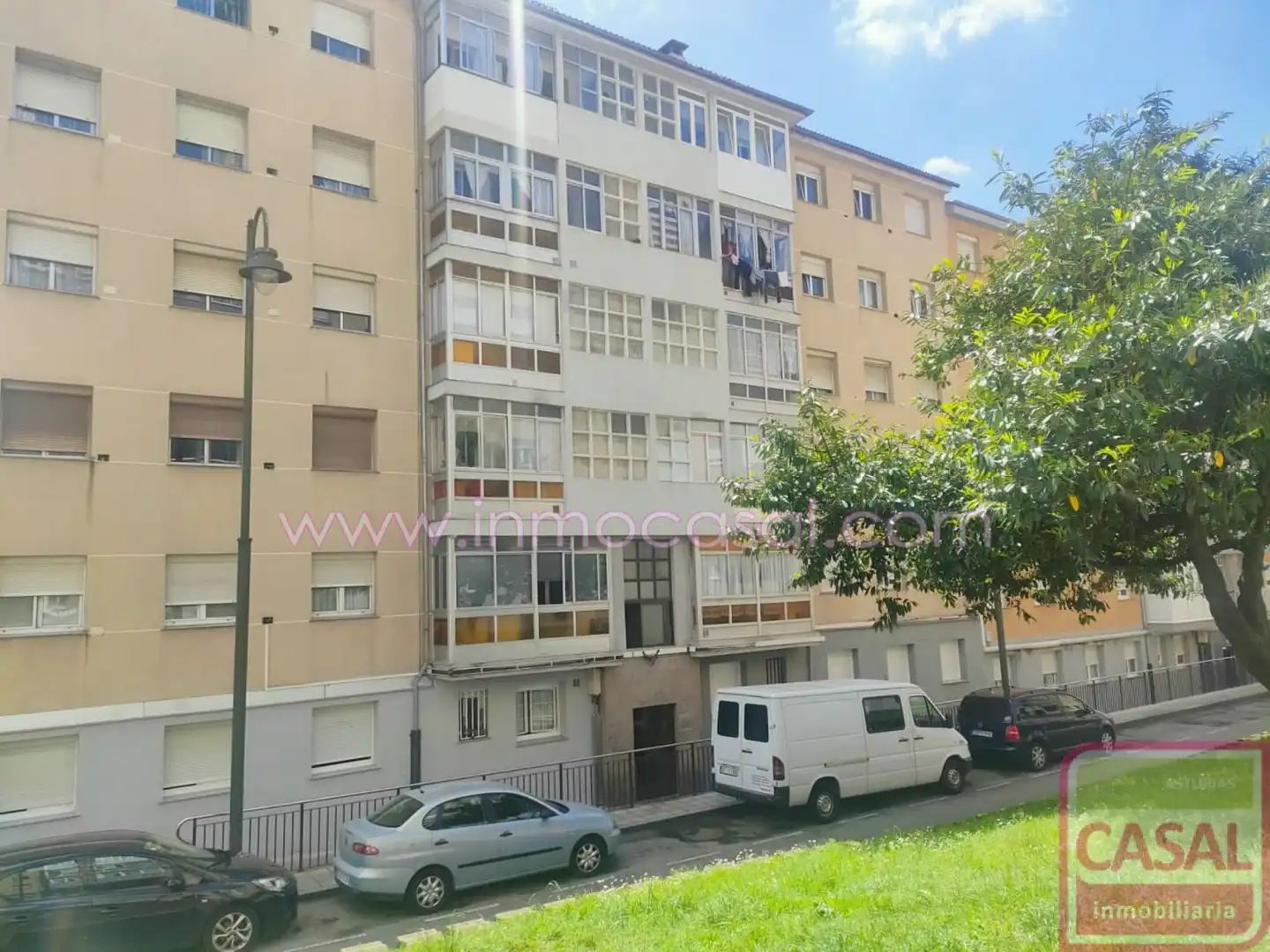Vista exterior de Piso en venta en Avilés